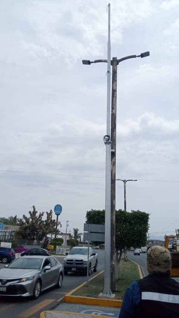 POSTES CUADRADOS PARA CAMARAS - Imagen 4